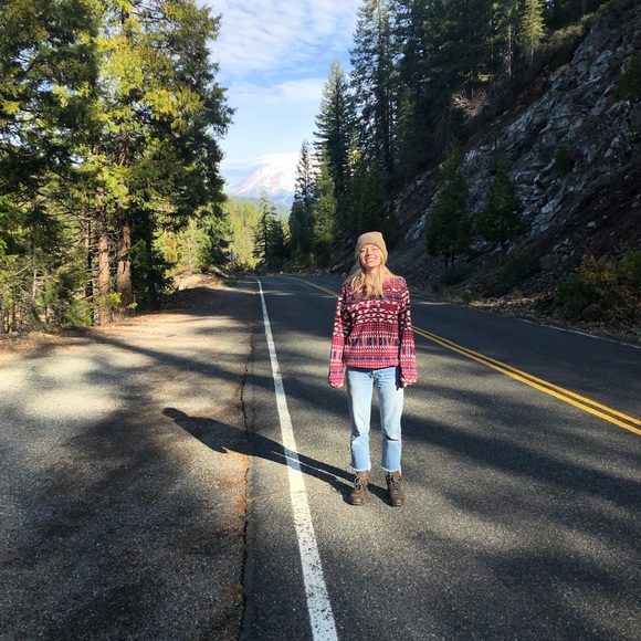 Meet your Posher, Elle - Picture 1 of 2